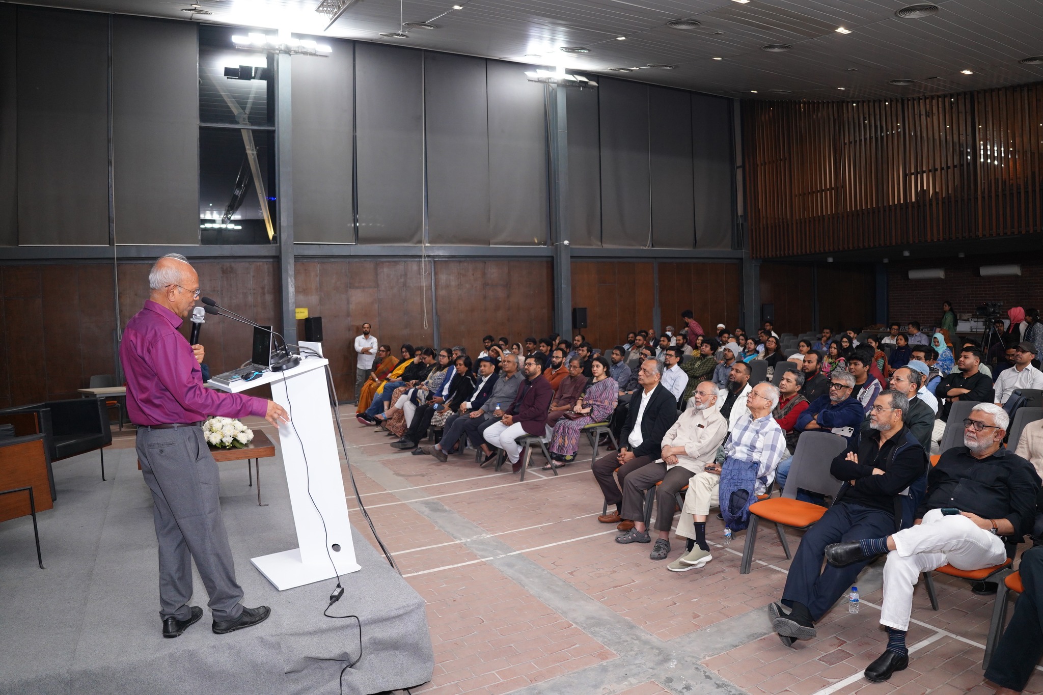 “স্থাপত্য ও দর্পণে স্থপতি” শীর্ষক একটি সেমিনার সিরিজের আয়োজন